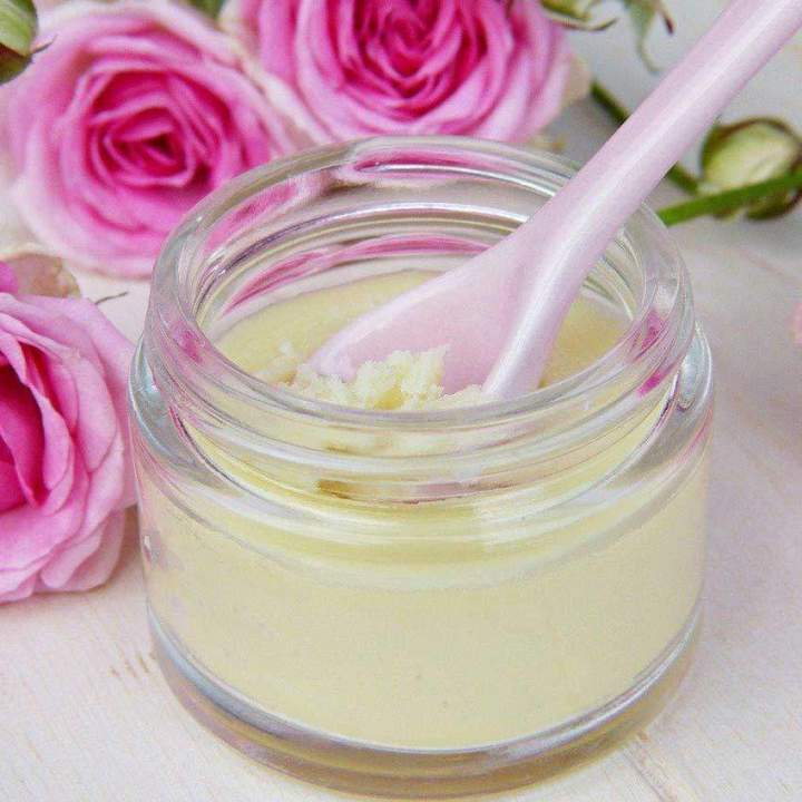 Nous vendons des produits de soin pour les femmes en chimiothérapie.